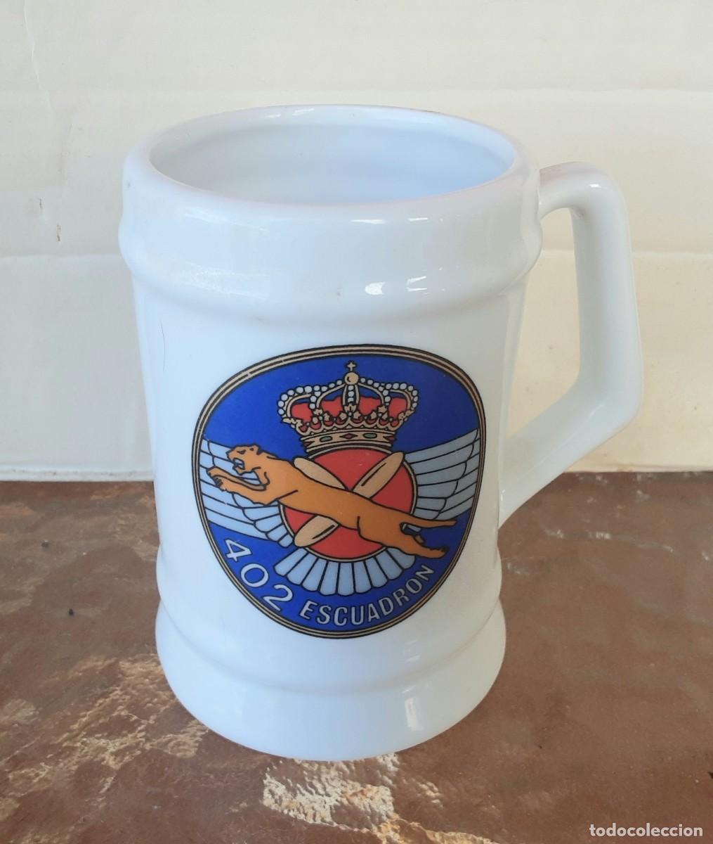 Militaria: Jarra cer&aacute;mica 402 Escuadr&oacute;n (Puma) (Base Cuatro Vientos) Ej&eacute;rcito del Aire a&ntilde;os 80