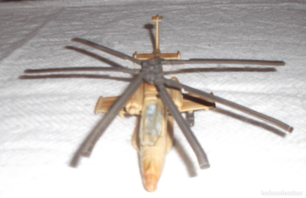Militaria: helicoptero de combate a&ntilde;os 70