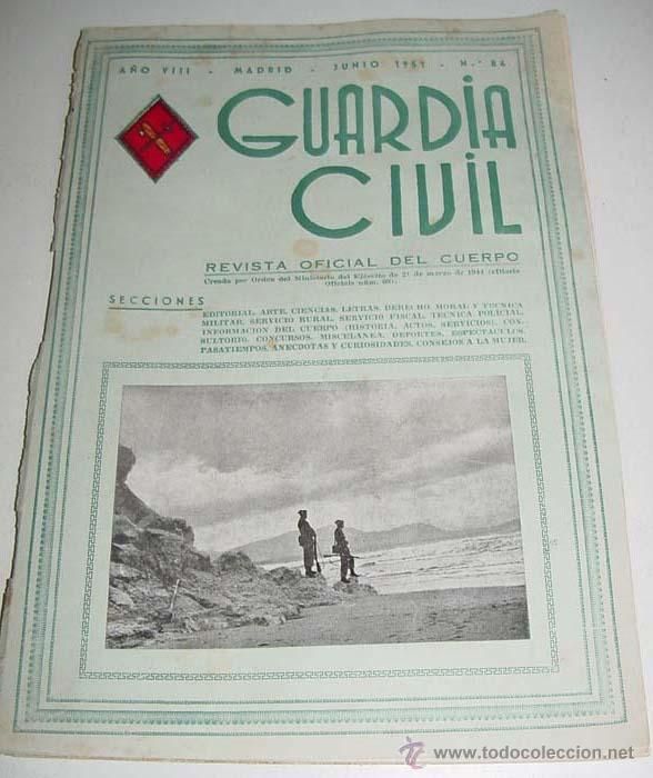 Military Antiques: ANTIGUA REVISTA OFICIAL DEL CUERPO DE LA GUARDIA CIVIL - CROMO ILUSTRADO EN LA PORTADA - ENERO 1951