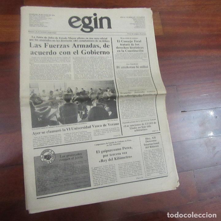 Military Antiques: revista pol&iacute;tica transici&oacute;n