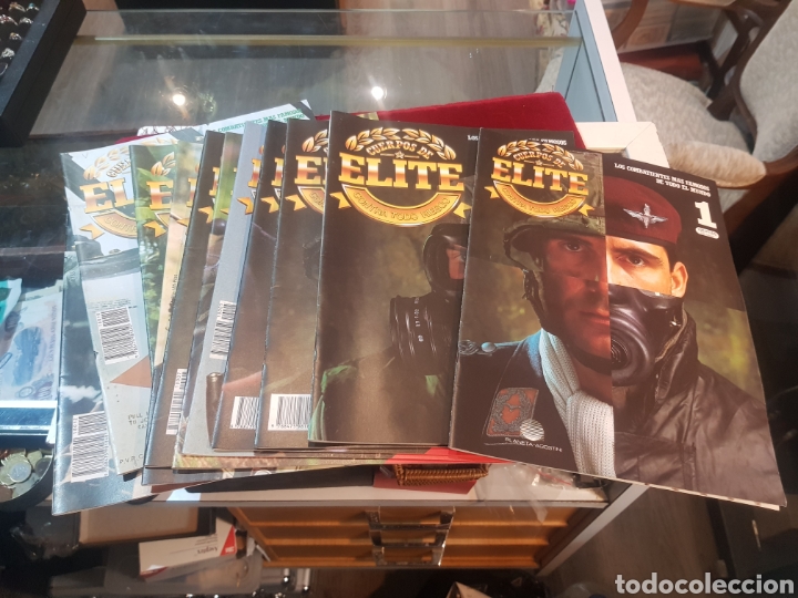 Militaria: lote de revistas cuerpos de &eacute;lite 12 unidades