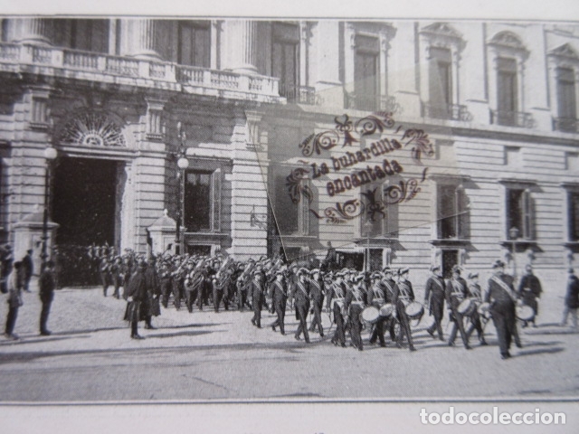 Militaria: FOTO/RECORTE A&Ntilde;O 1929 - MADRID SALIDA DE ALABARDEROS PALACIO REAL
