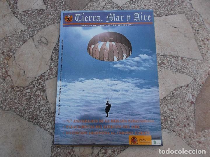Militaria: revista de tierra ,mar y aire n&ordm; 276, 2005, L aniversario de la brigada paracaidista