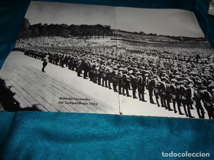 Militaria: DESPLEGABLE : STANDARTENWEIHE IM LUITPOLDHAIN 1933. HITLER, ALEMANIA NAZI. 1,25 X 30 CM