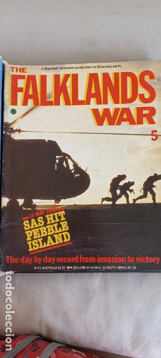 Military Antiques: REVISTA THE FALKLANDS WAR N&ordm; 5. 1983 PETER WAY Marshall Cavendish. 14 MAY 1982 SAS HIT PEBBLE ISLAND