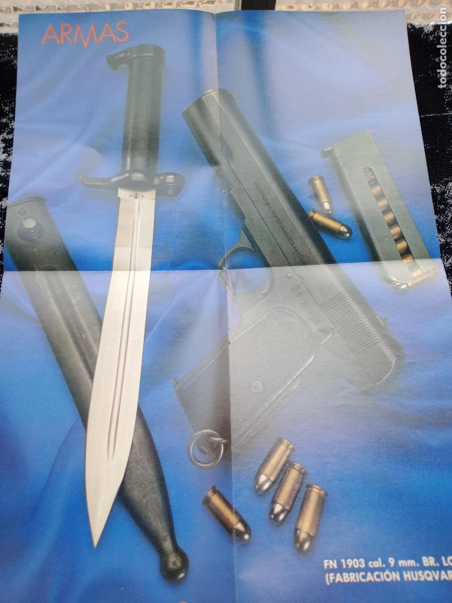 Militaria: Pistola Husqvarna. P&oacute;ster revistas ARMAS.