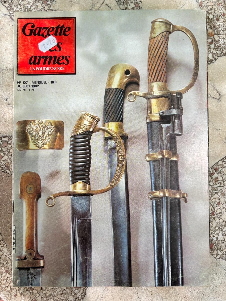 Militaria: GAZETTE DES ARMES N&ordm; 107 A&Ntilde;O 1982. CARABINE UNIQUE X 51. MG 34. PISTOLETE 1777.