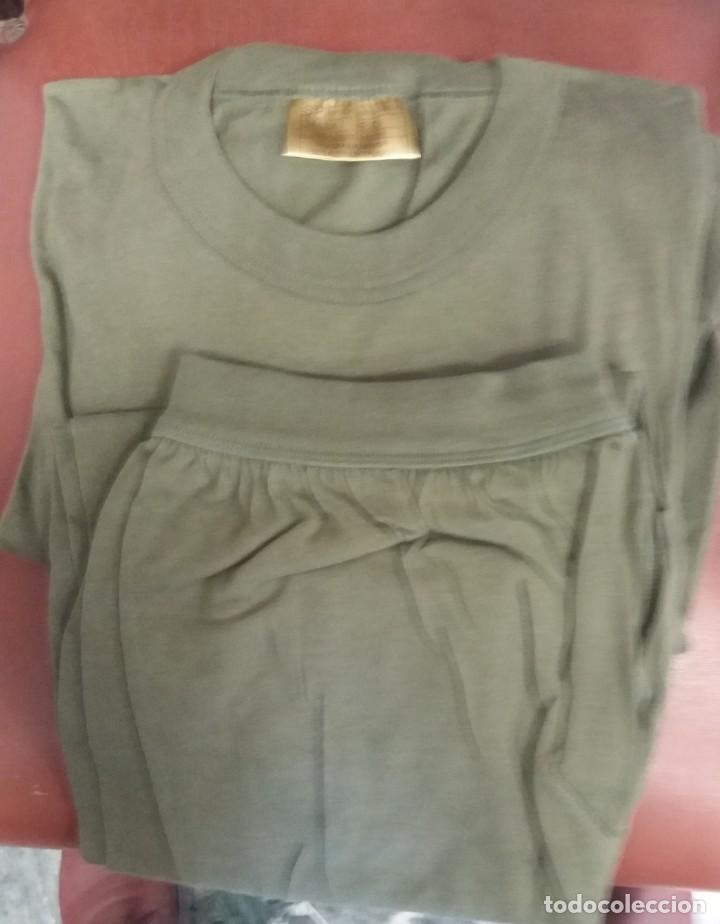 Militaria: Traje interior caki - Foto 1