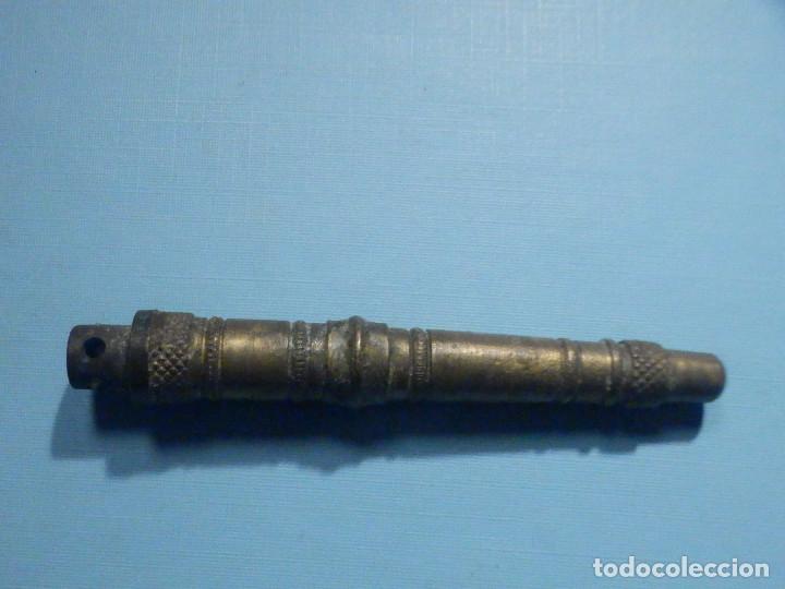 Militaria: Elemento de UNIFORME MILITAR - Sin determinar - Macizo - Bronce 19 gr - Foto 1