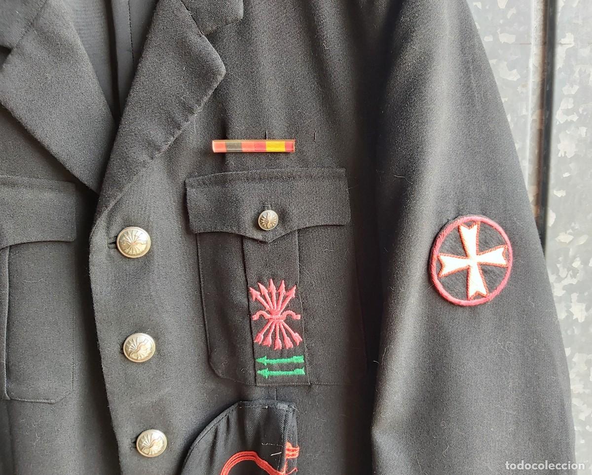 Militaria: Guerrera y gorrillo de la falange - Foto 3