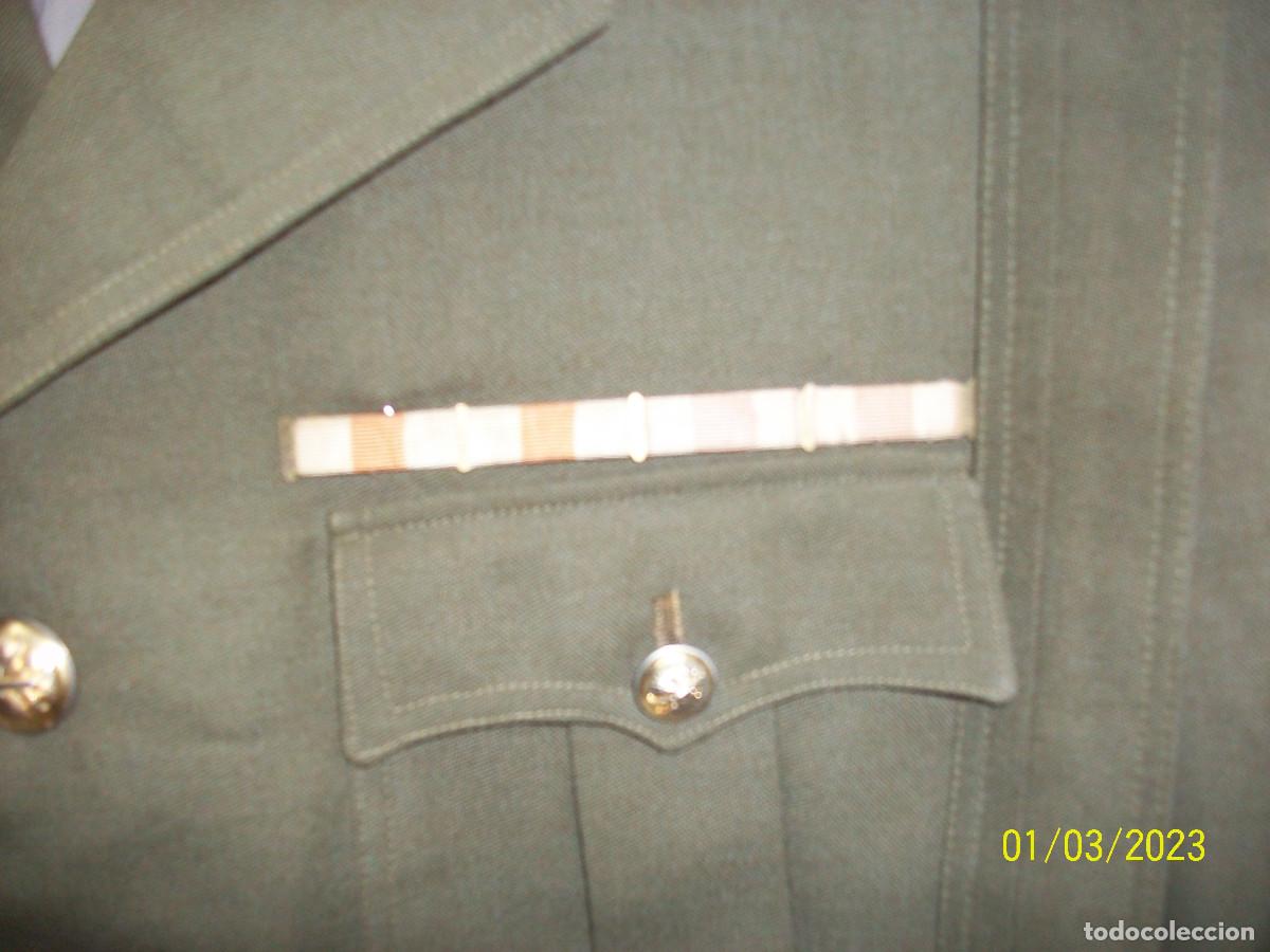 Militaria: UNIFORME DE CAPITAN- DEVISION FERNANDO E ISABEL LA CATOLICA - Foto 2