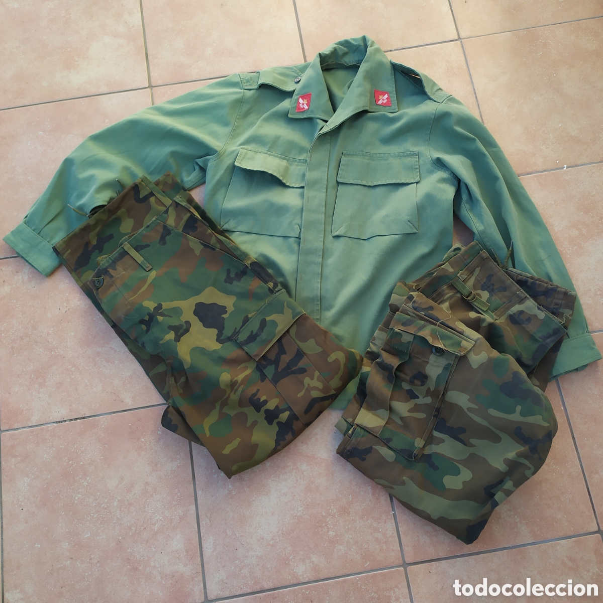 Militaria: Lote uniforme Ej&eacute;rcito del Aire - Foto 1
