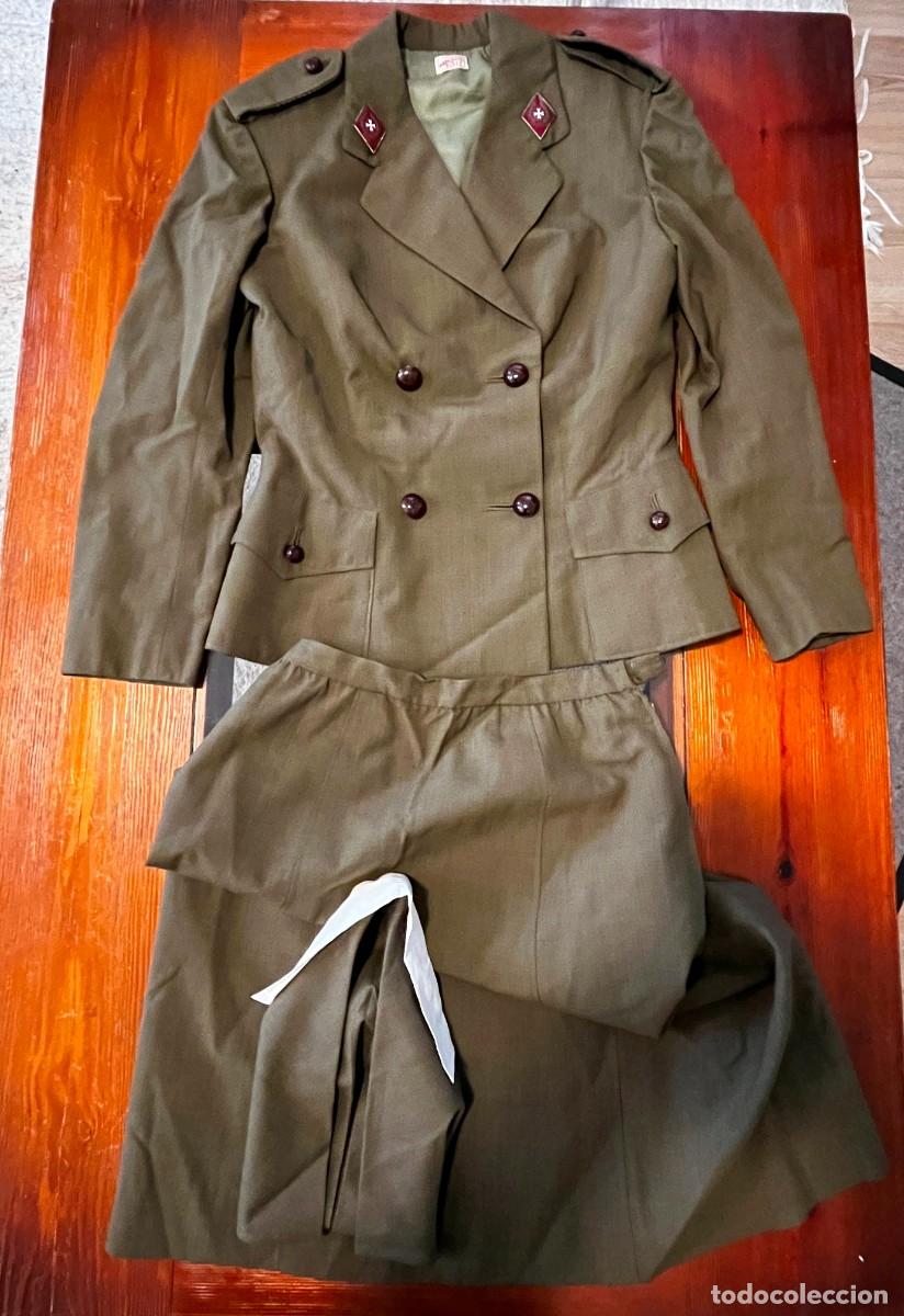 Militaria: ANTIGUO UNIFORME DE DAMA DE SANIDAD MILITAR, VER TODAS LAS FOTOS PUESTAS, LLEVA GUERRERA, FALDA Y CO