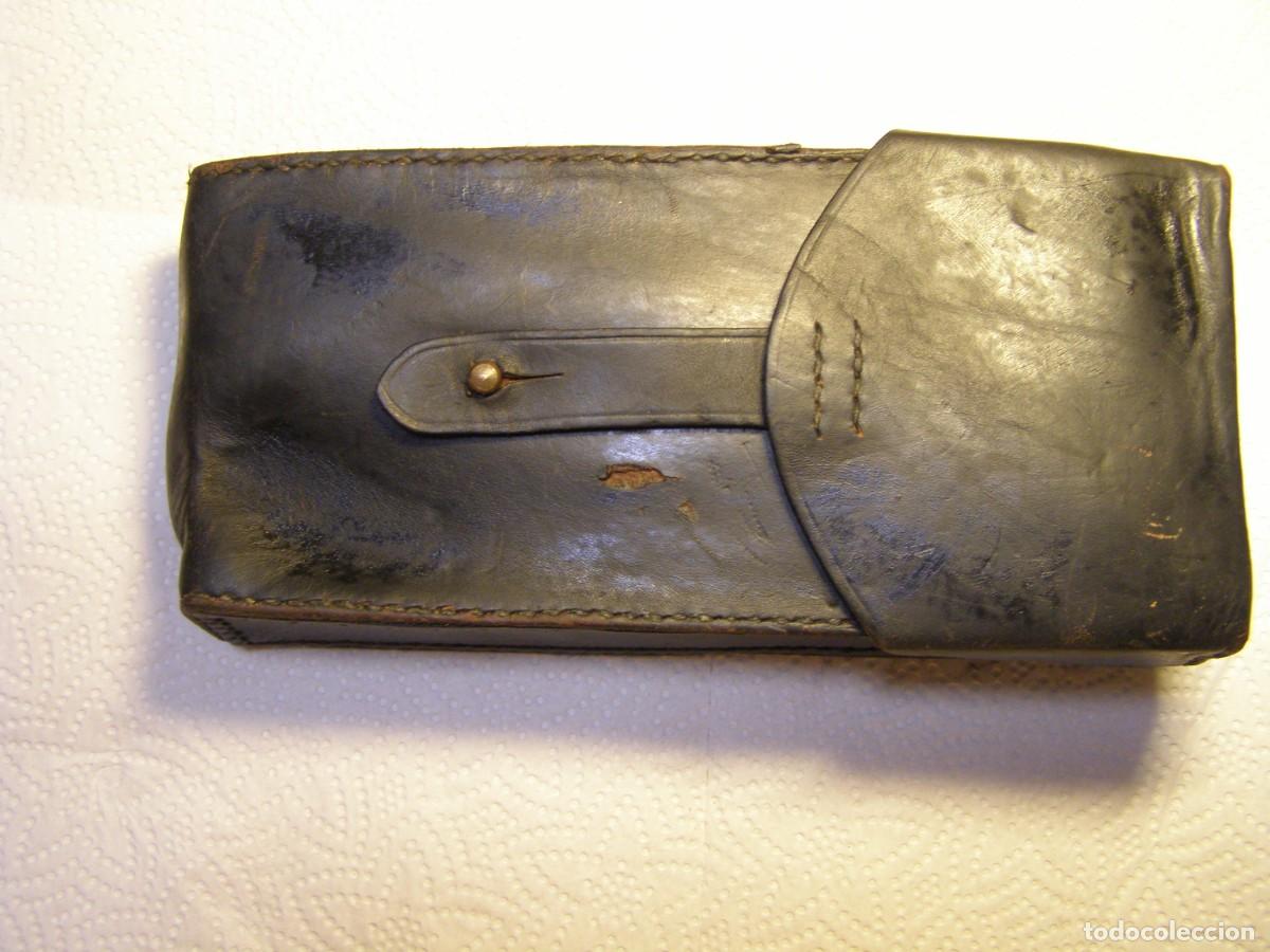 Militaria: Antigua cartuchera portacargadores de subfusil espa&ntilde;ol, calibre 9 mm. largo. A&ntilde;os 40.