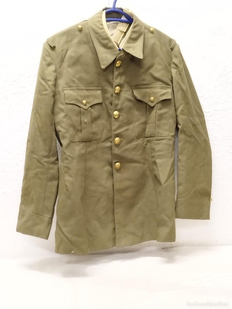 Militaria: Antigua chaqueta militar del ejercito espa&ntilde;ol, 1975 &eacute;poca de franco.