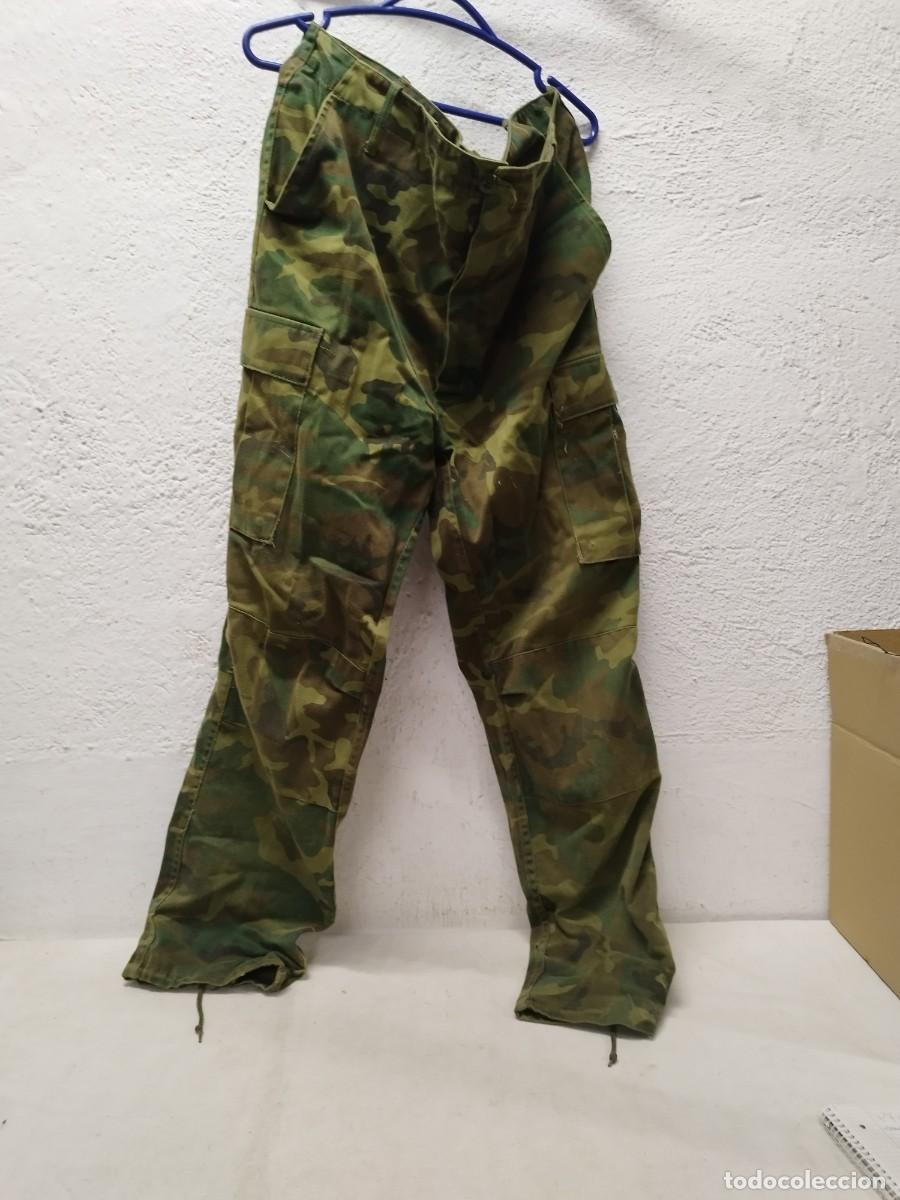 Militaria: Pantalon militar de camuflaje, del ejercito espa&ntilde;ol.