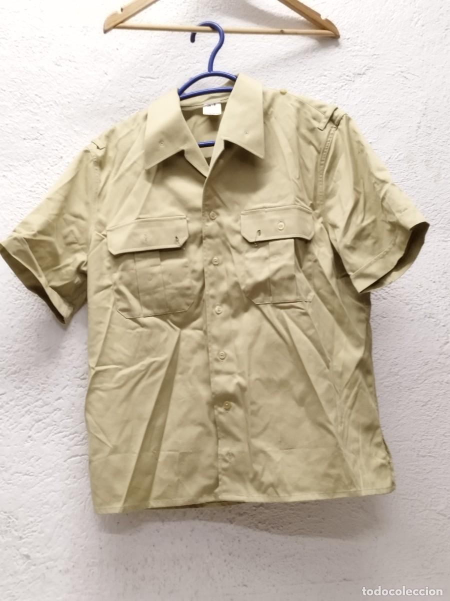 Militaria: Antigua camisa militar, del ej&eacute;rcito espa&ntilde;ol de tierra.