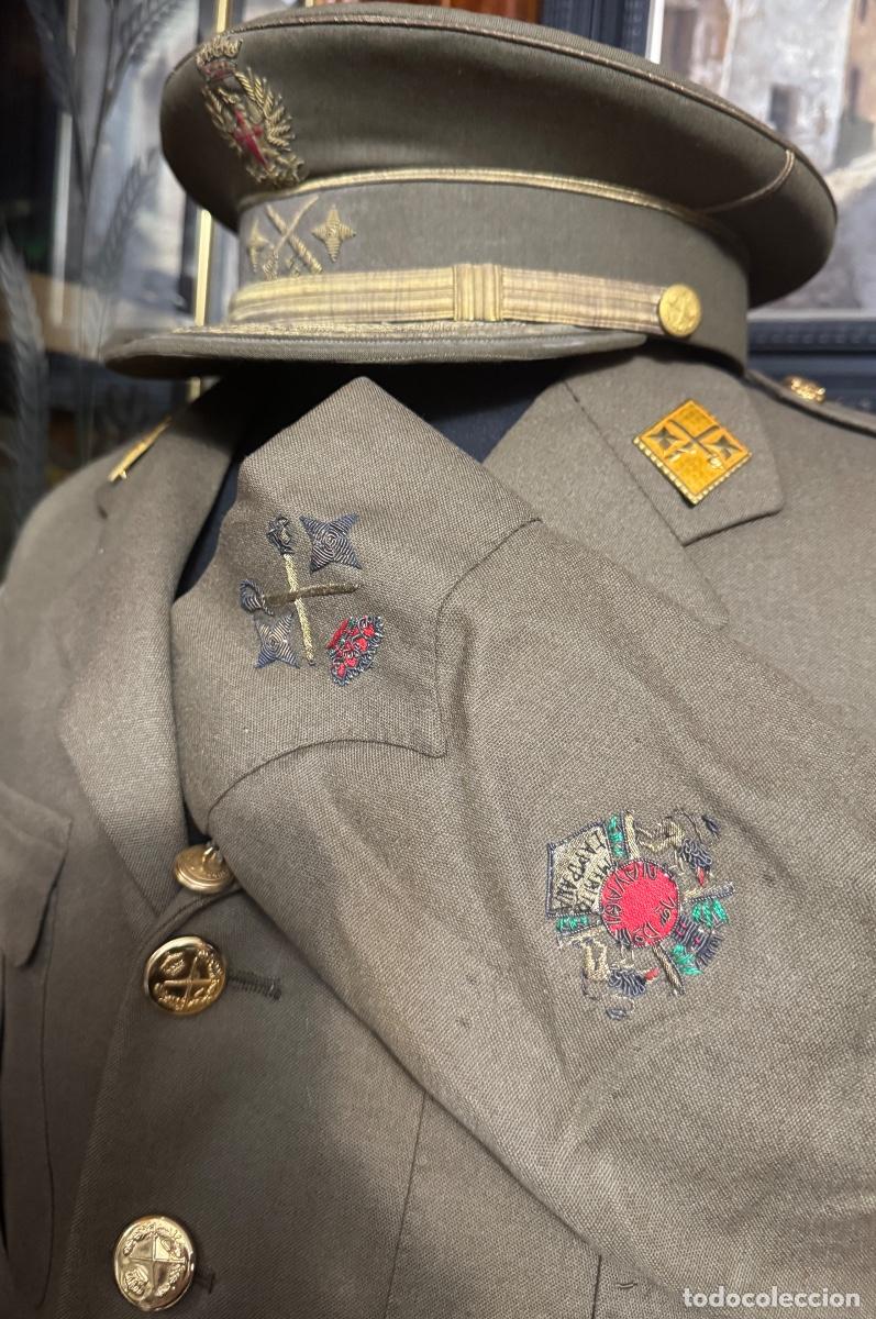 Military Antiques: UNIFORME DE GENERAL DE DIVISI&Oacute;N. CON GORRA. MEDALLA MILITAR COLECTIVA