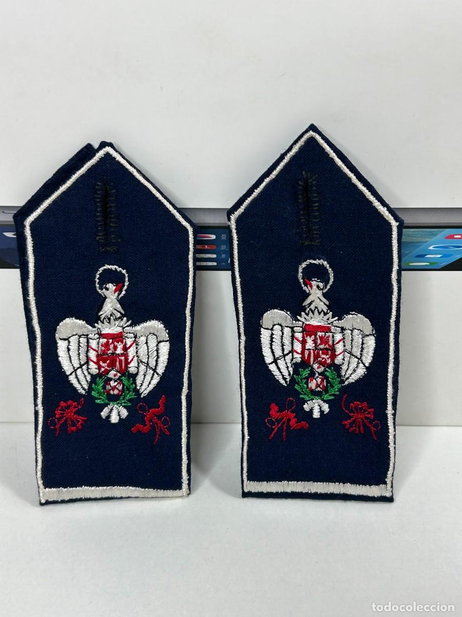 Militaria: ANTIGUAS HOMBRERAS MILITARES FALANGE AGUILA DE SAN JUAN N&ordm;2