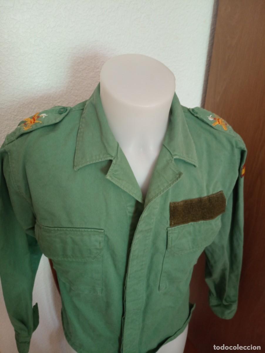 Militaria: LEGION ESPA&Ntilde;OLA CAMISOLA SARGA CON ESCUDOS BORDADOS - CHUPITA