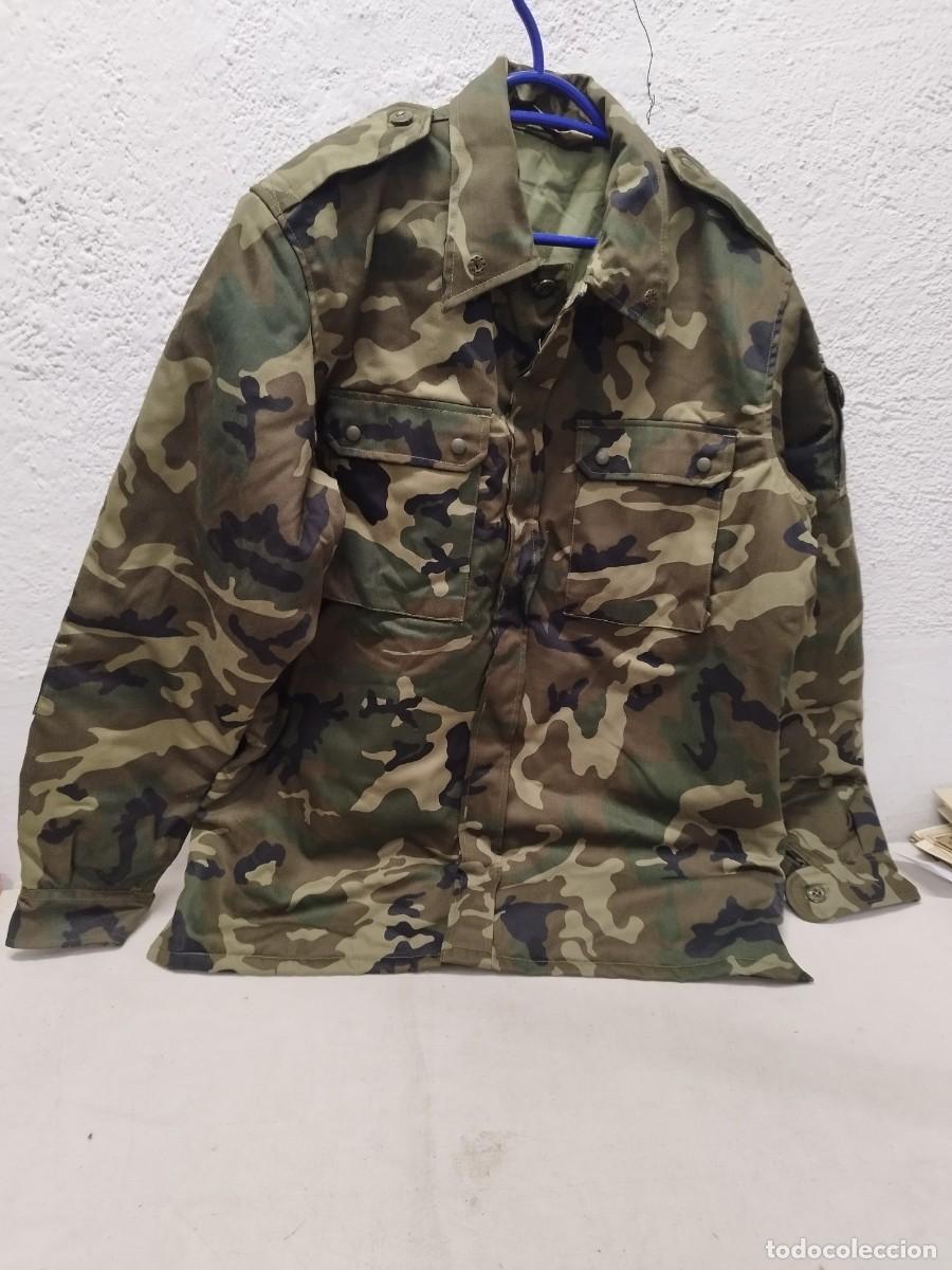 Militaria: Chaqueta, abrigo de camuflaje. Militar de campa&ntilde;a, ejercito de tierra espa&ntilde;ol. Talla 3L.