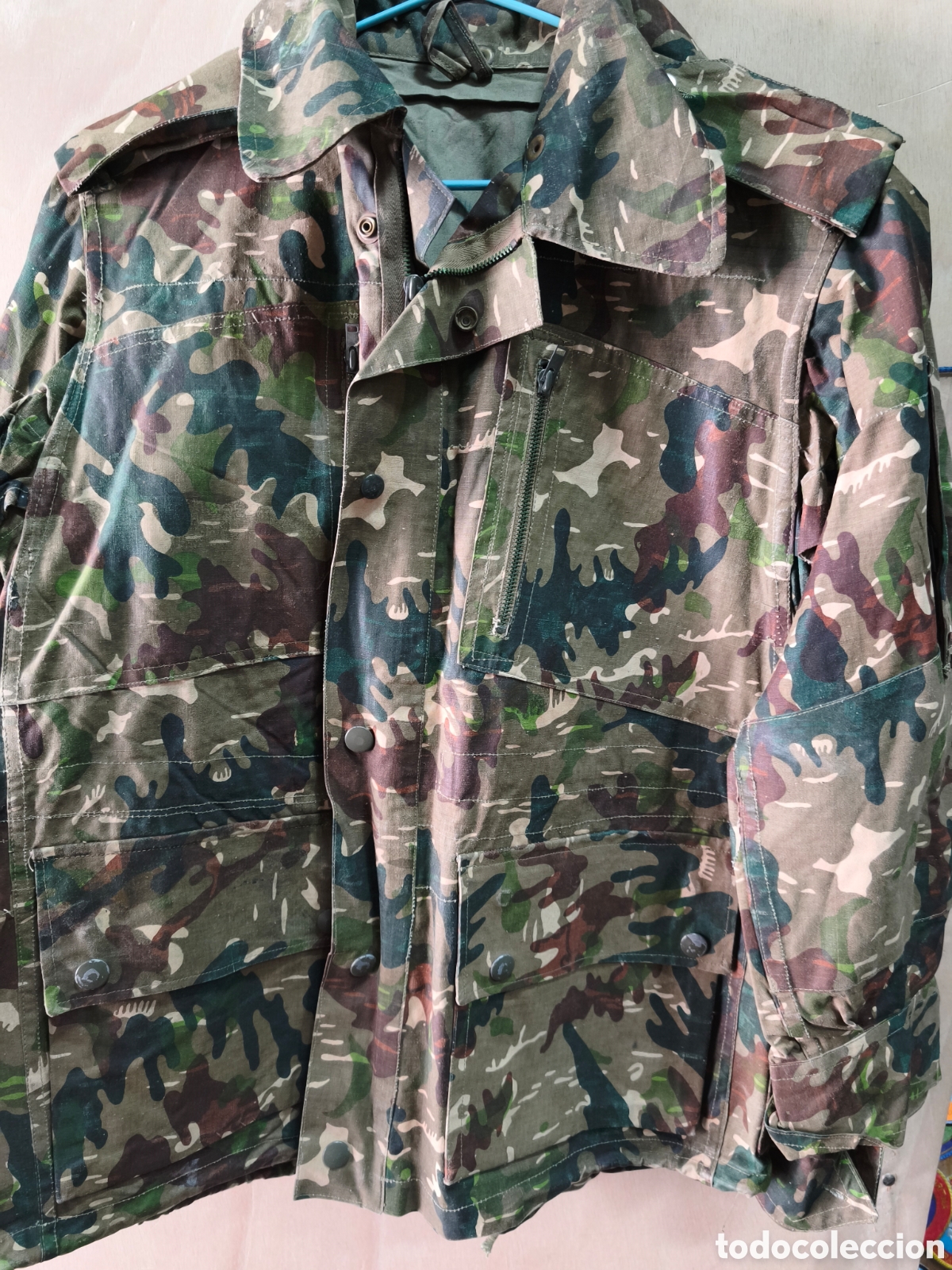 Militaria: CHAQUET&Oacute;N PARACAIDISTA M-61 CAMUFLAJE OTO&Ntilde;O 3 A&Ntilde;OS 70 48&times;60&times;116 CMS