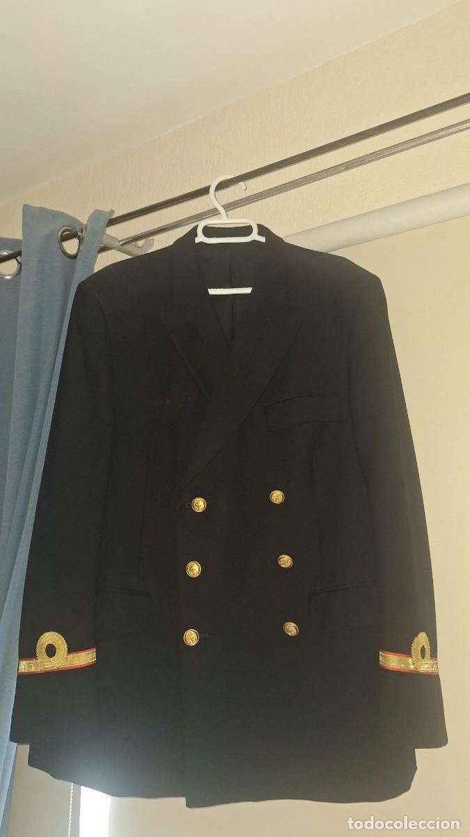 Militaria: Chaqueta de alf&eacute;rez de Nav&iacute;o de la Armada espa&ntilde;ola