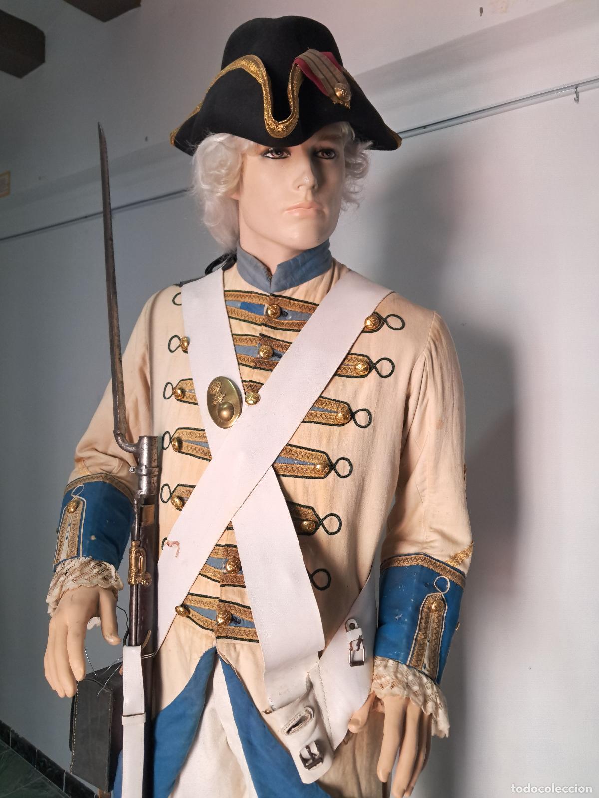 Militaria: Uniforme Soldado de Artilleria Granadero Real Siglo XVIII