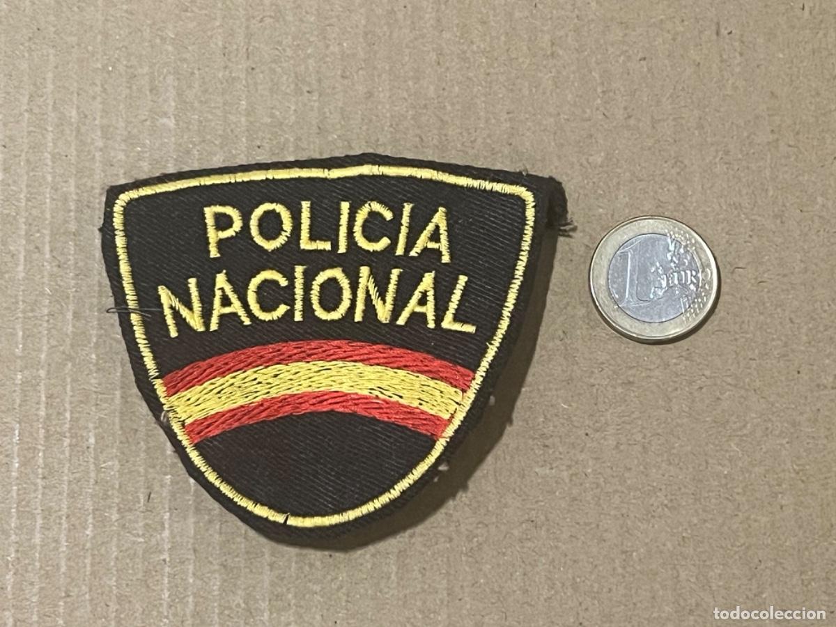Militaria: Parche de tela peque&ntilde;o uniforme POLIC&Iacute;A NACIONAL