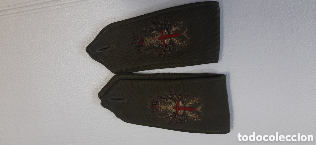 Militaria: Hombreras para uniforme de oficial epoca franquista