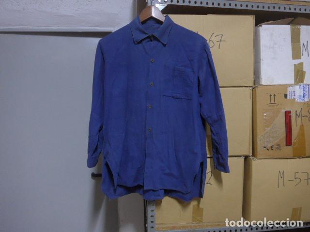 Militaria: Antigua camisa azul de falange, epoca de guerra civil, original.