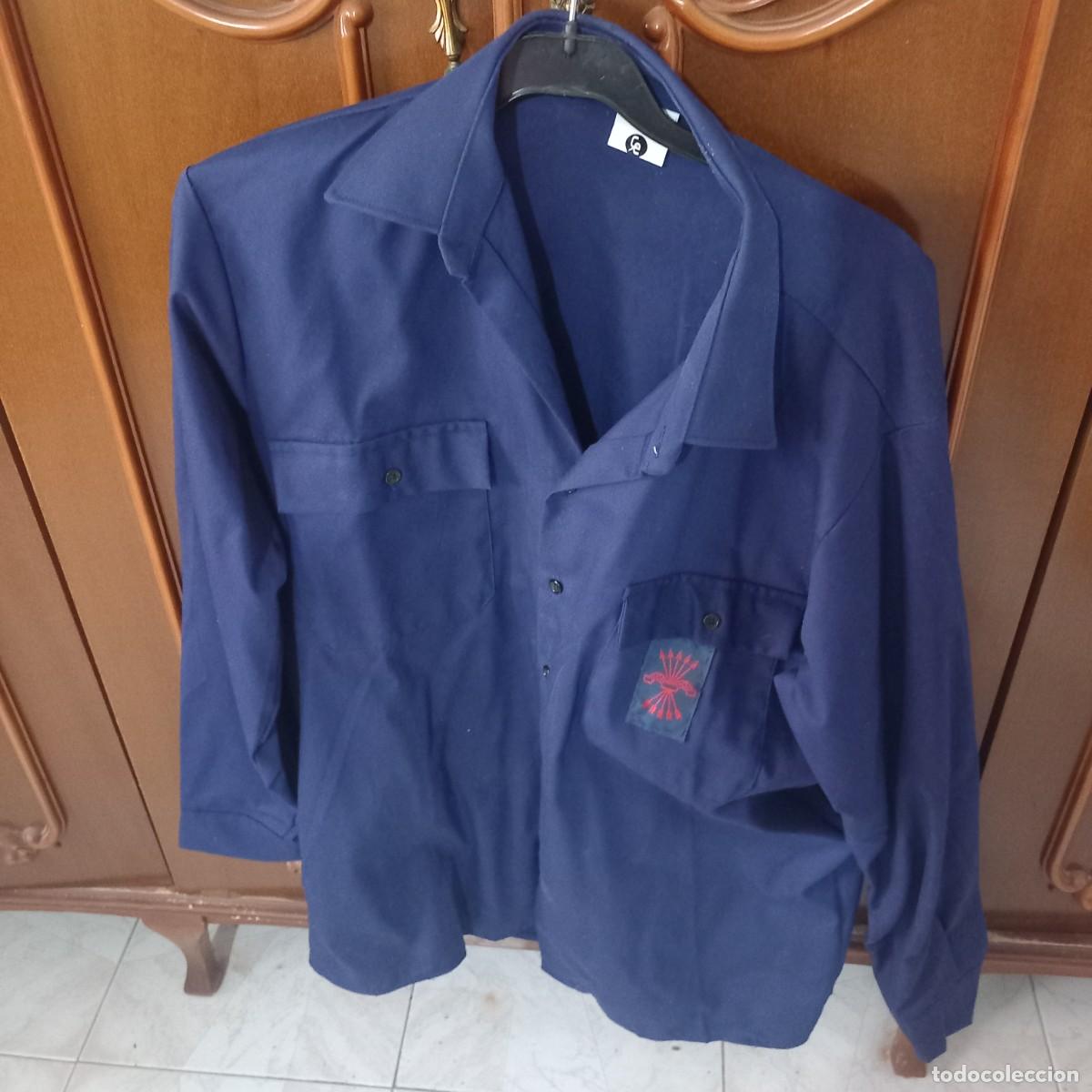 Militaria: Replica de camisa de Falange,talla L.
