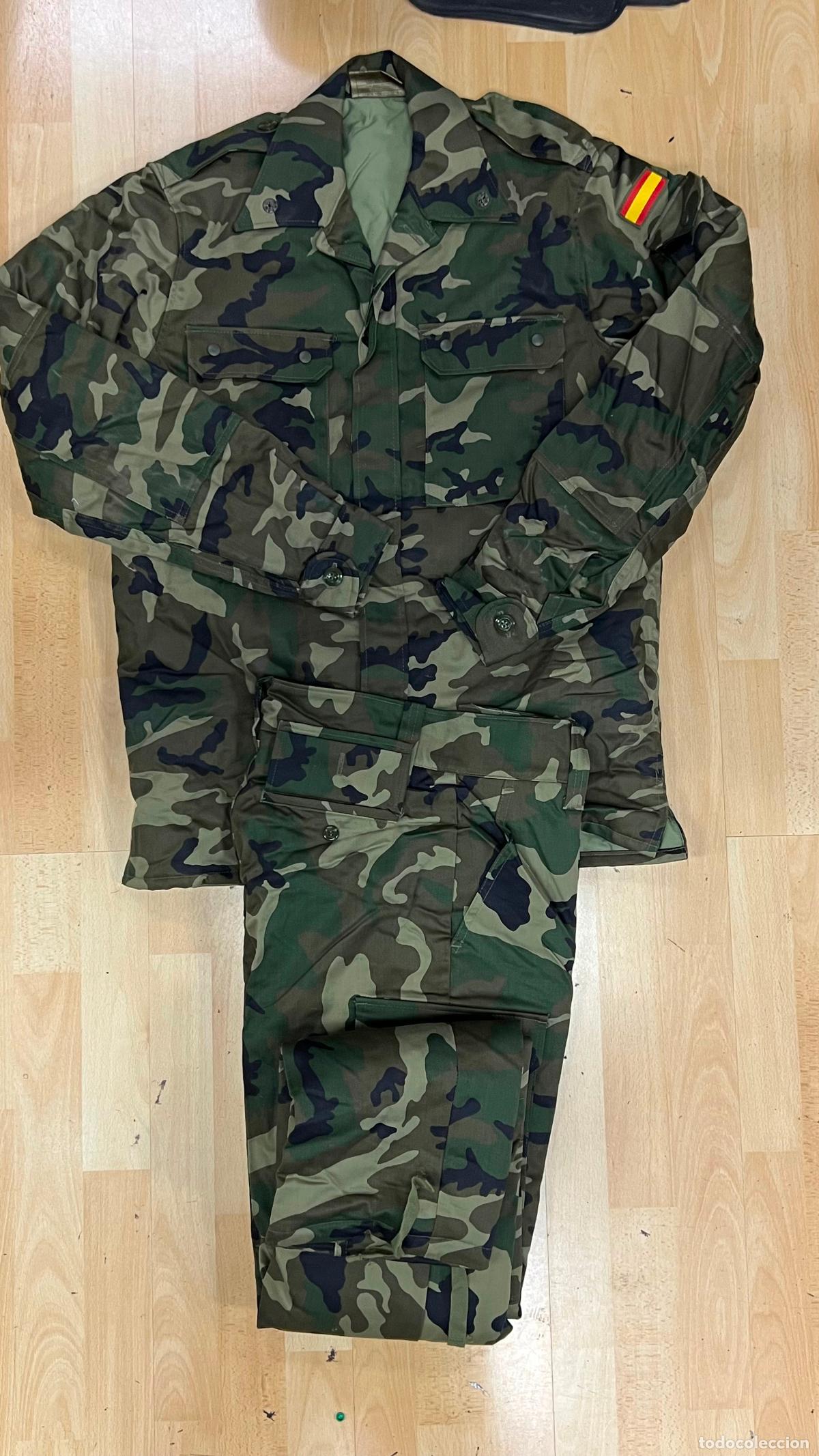 Militaria: Uniforme de campa&ntilde;a para frio militar camisola y pantalon talla 1L - de un sargento del GOE MOE