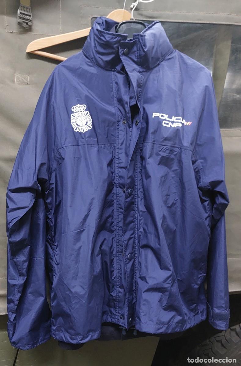 Militaria: CHUBASQUERO DEPORTIVO ANTIGUO( DESCATALOGADO)POLICIA