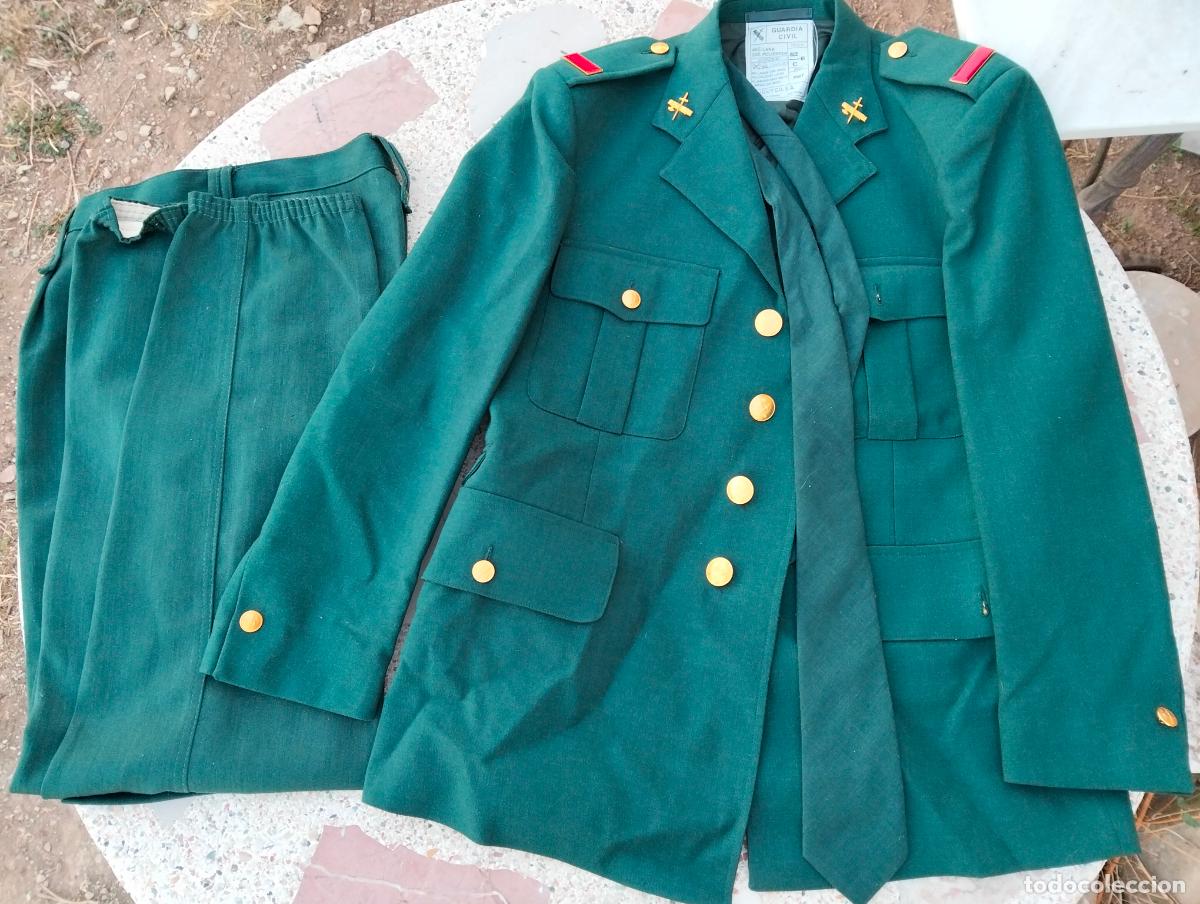 Militaria: Uniforme color verde de la Guarda Civil Espa&ntilde;ola talla 52 pantal&oacute;n y chaqueta y corbata a&ntilde;o 1987