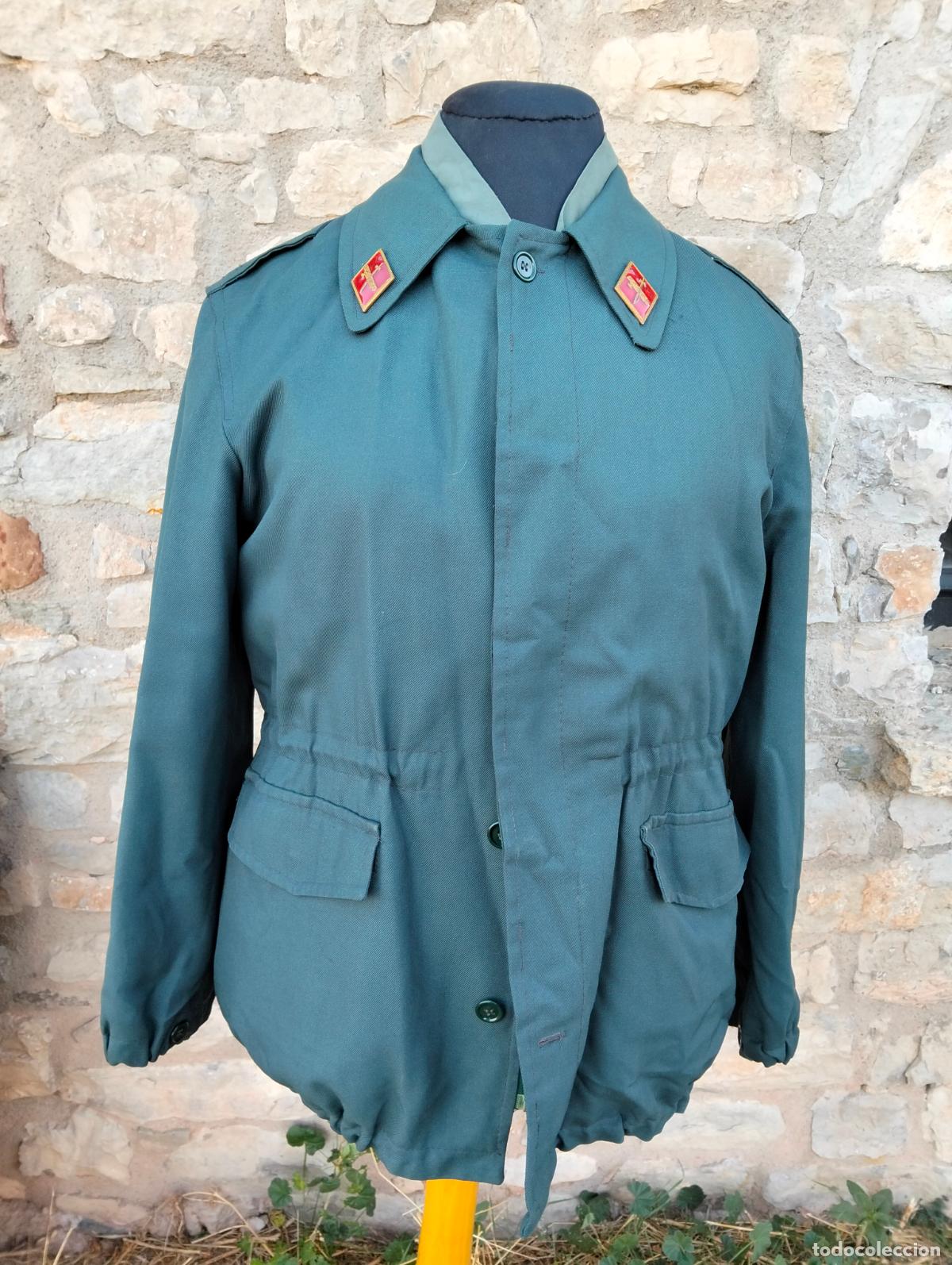 Militaria: Uniforme color verde de la Guarda Civil Espa&ntilde;ola talla 52 pantal&oacute;n y chaqueta y camisa a&ntilde;os 80