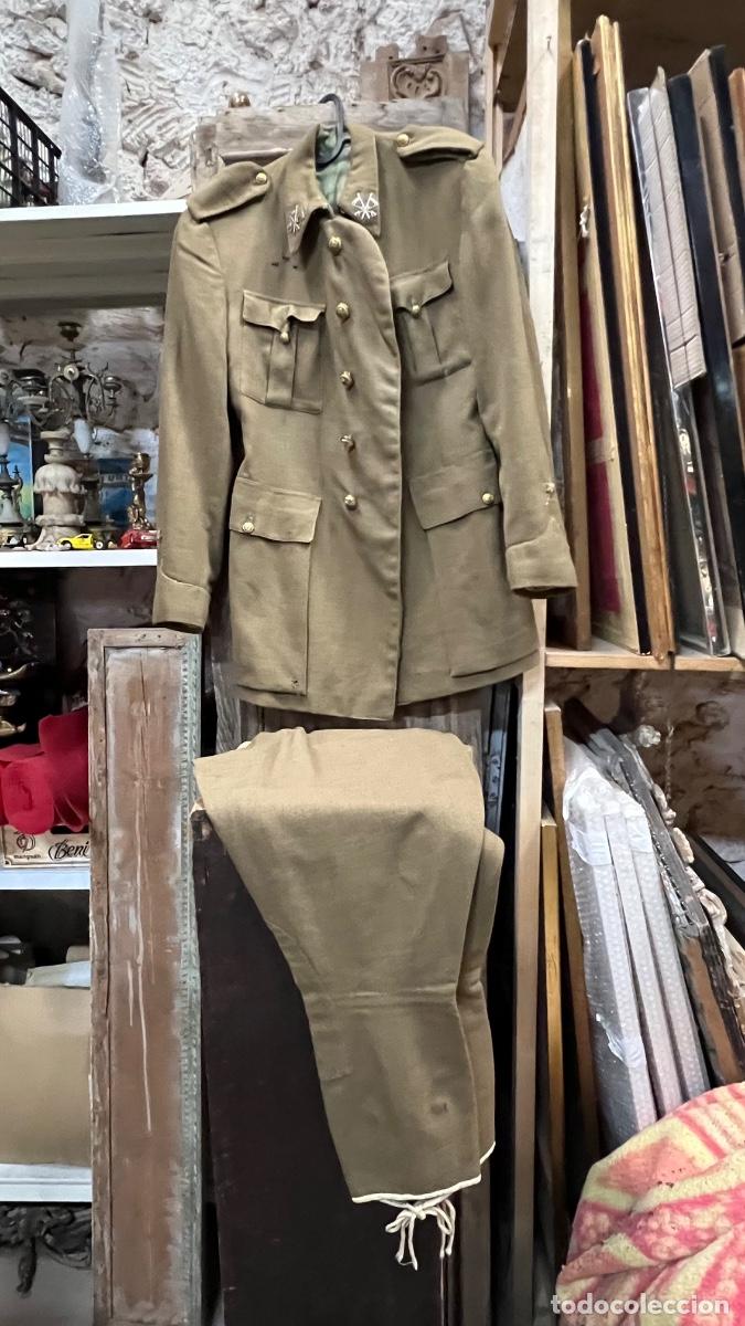 Militaria: Guerrera diario con insignias cuello pantalones caballer&iacute;a alf&eacute;rez franco reglamento 1943 ver fotos