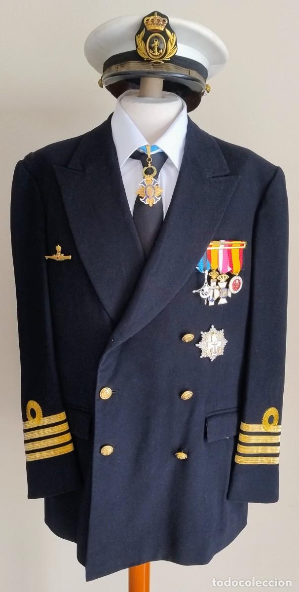 Militaria: UNIFORME CAPITAN DE NAVIO SUBMARINOS ARMADA ESPA&Ntilde;OLA CON CONDECORACIONES