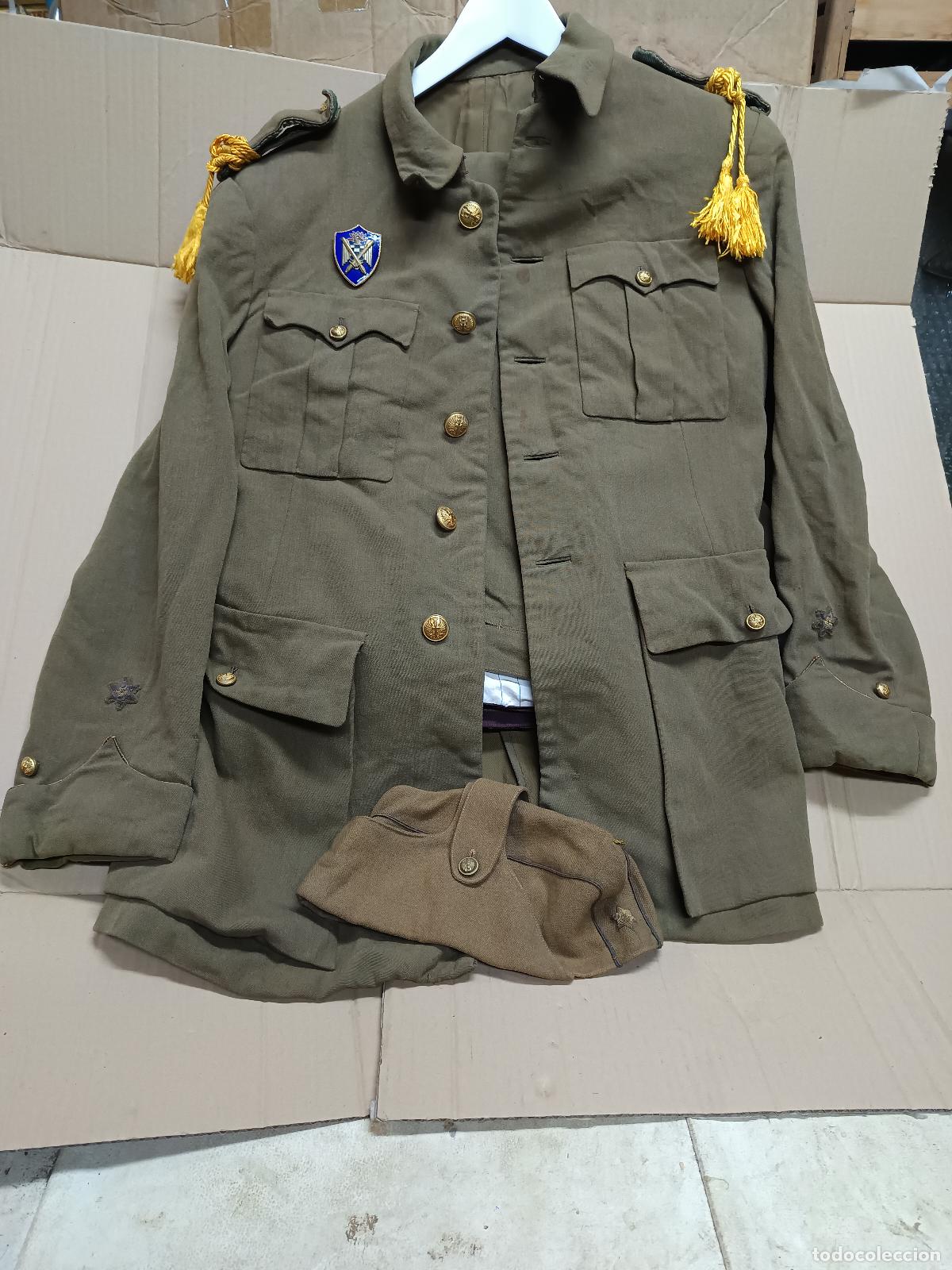 Militaria: UNIFORME ALFEREZ MILICIAS UNIVERSITARIAS CON PANTALON Y GORRA CUARTELERA. A&Ntilde;OS 40 POST GUERRA CIVIL