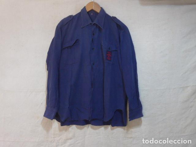 Militaria: Antigua camisa de Falange original de epoca de Franco o primera Transicion