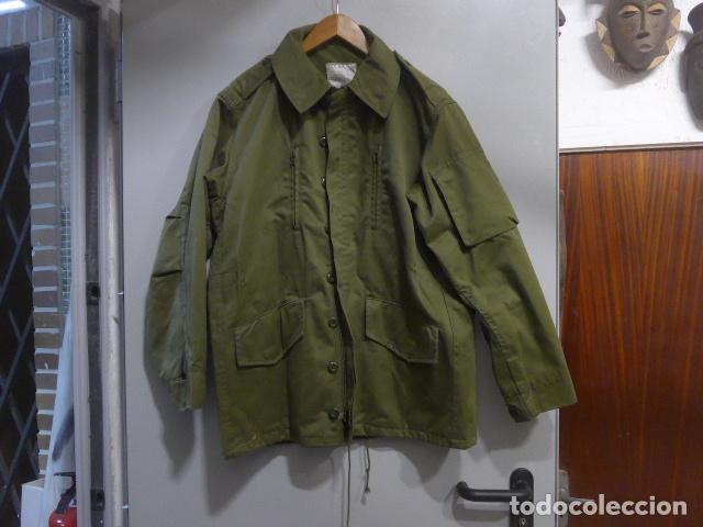 Militaria: Antiguo abrigo o chaqueton militar espa&ntilde;ol original de 1987.