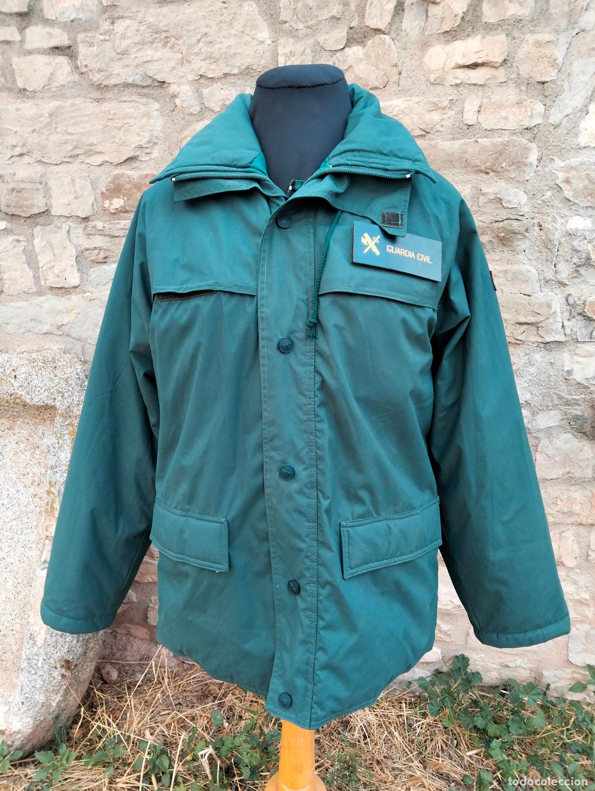 Militaria: Antigua chaqueta verde de la Guardia Civil uniforme abrigo chaquet&oacute;n de invierno a&ntilde;os 80-90