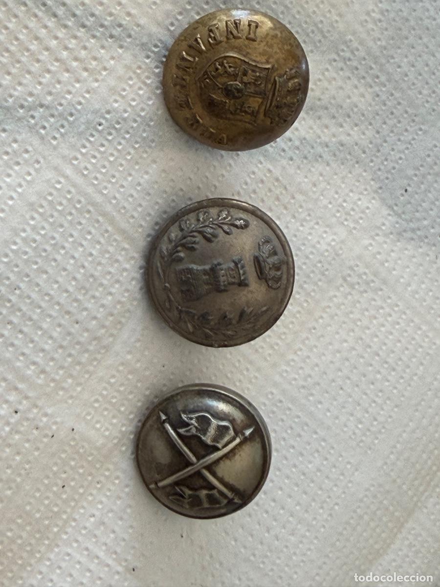 Militaria: Lote de botones diferentes &eacute;pocas