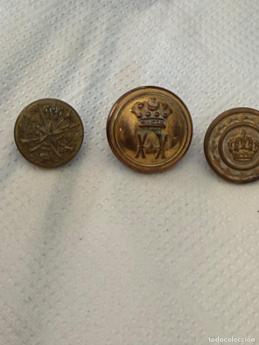Militaria: Lote de botones diferentes &eacute;pocas