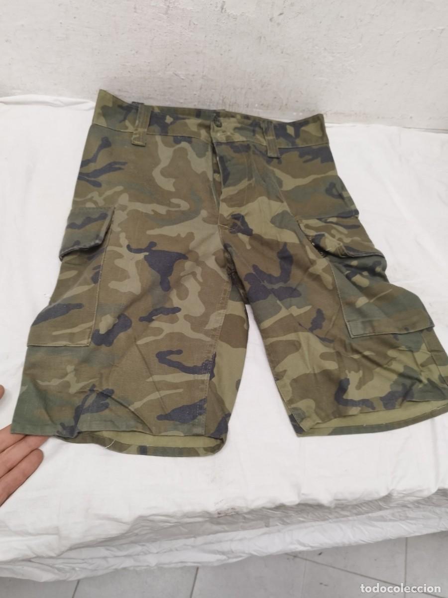 Militaria: Pantalon corto militar de camuflaje del ejercito espa&ntilde;ol.
