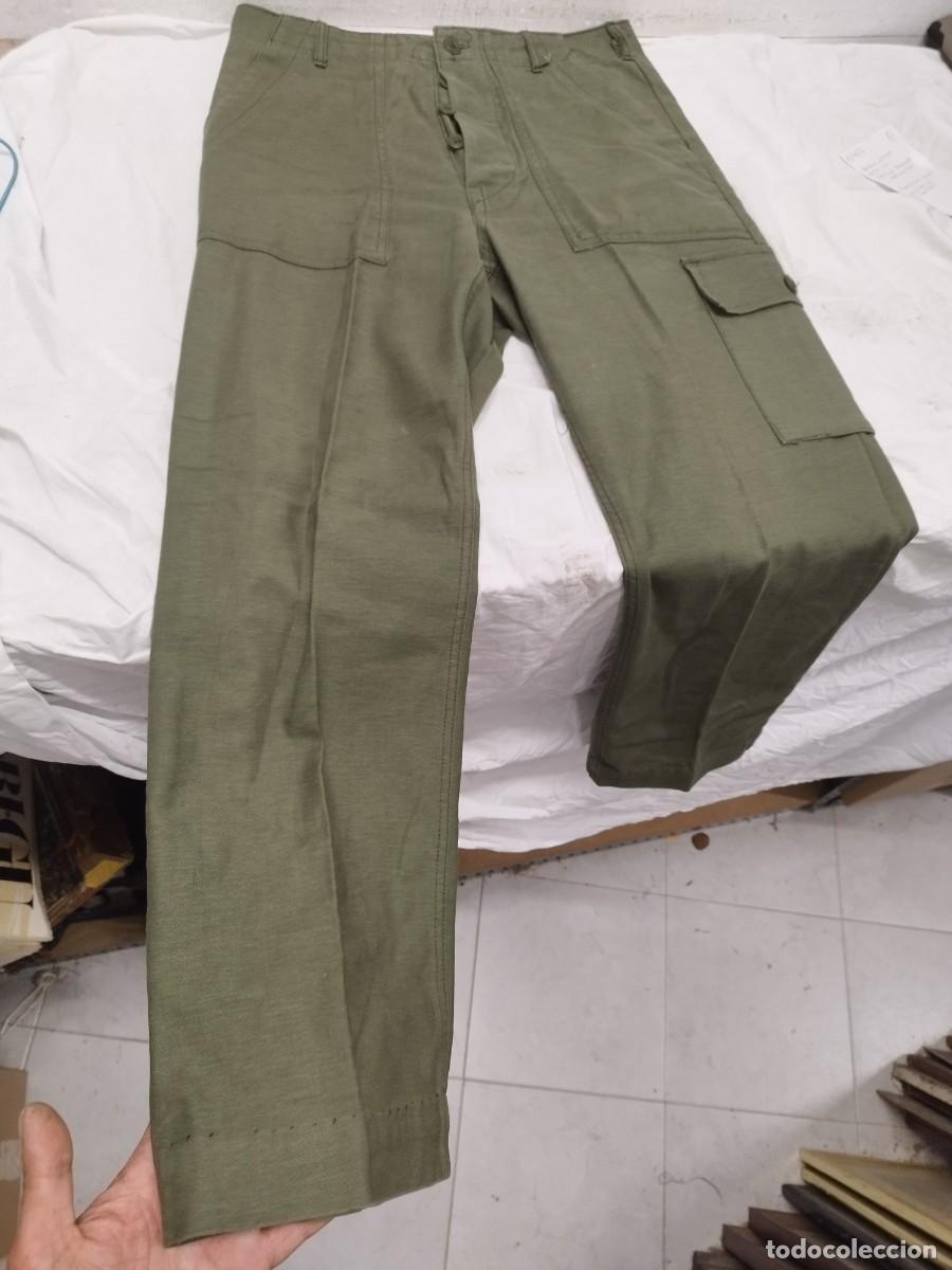 Militaria: Pantalon militar de color verde a identificar.