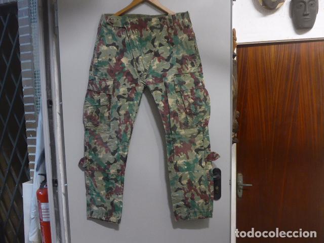 Militaria: Antiguo pantalon de camuflaje M-61 original de Paracaidista de las Bripac, Primavera.