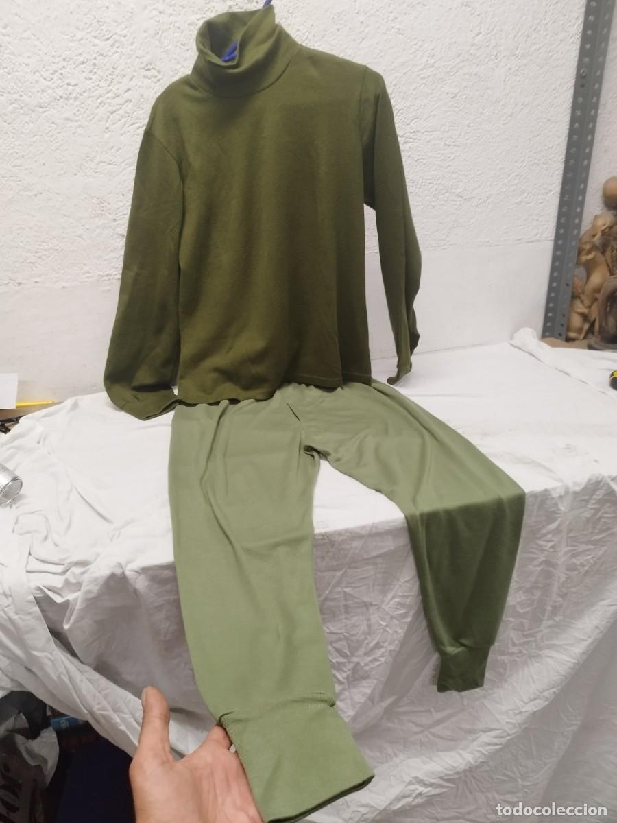 Militaria: Camiseta cuello alto i pantal&oacute;n interior o calzoncillo, militar del ejercito espa&ntilde;ol de tierra.