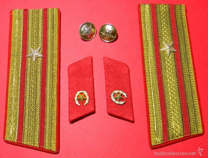 Militaria: URSS - CCCP - Lote distintivos uniforme - Mayor - Motor shooting - Guerra Fria - Original - Foto 1 - 61185079