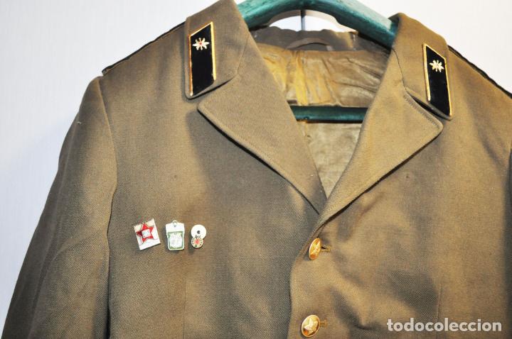 Militaria: Chaqueta militar sovietica con insignias 1.Tropas del comunicasion .Soldado raso.URSS - Foto 2 - 210783150